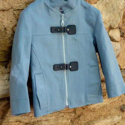 Dusty Blue χειμερινό βαπτιστικό jacket αγοριού με navy κουμπώματα και φερμουάρ