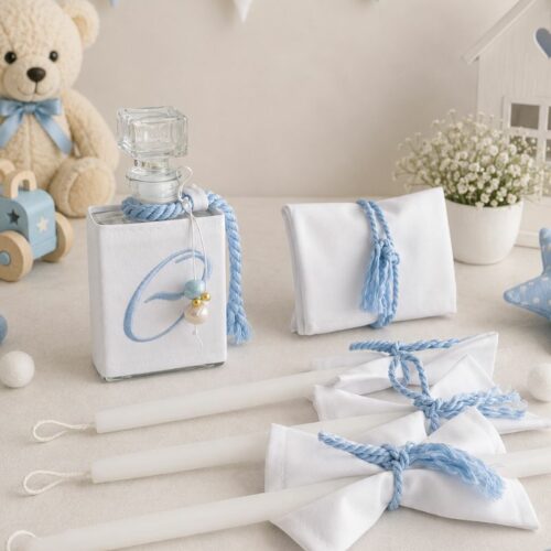 Winter Baby Blue λαδοσέτ βάπτισης αγοριού με διακοσμημένο μπουκάλι και τρία κεράκια