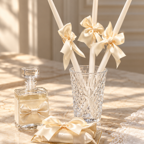 Ivory Silk Elegance – Λαδοσέτ βάπτισης με ιβουάρ σατέν φιόγκους και δαντελένιες λεπτομέρειες